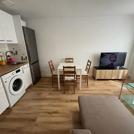 Apartman Apartamientos Roger *